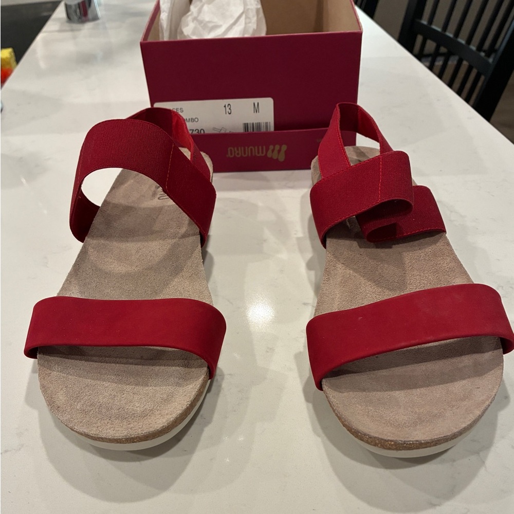 Munro Pisces- Red Combo Women's Bold Red Sandals
